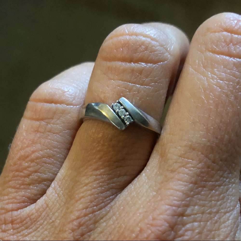 White Gold Ring with 3 Diamonds